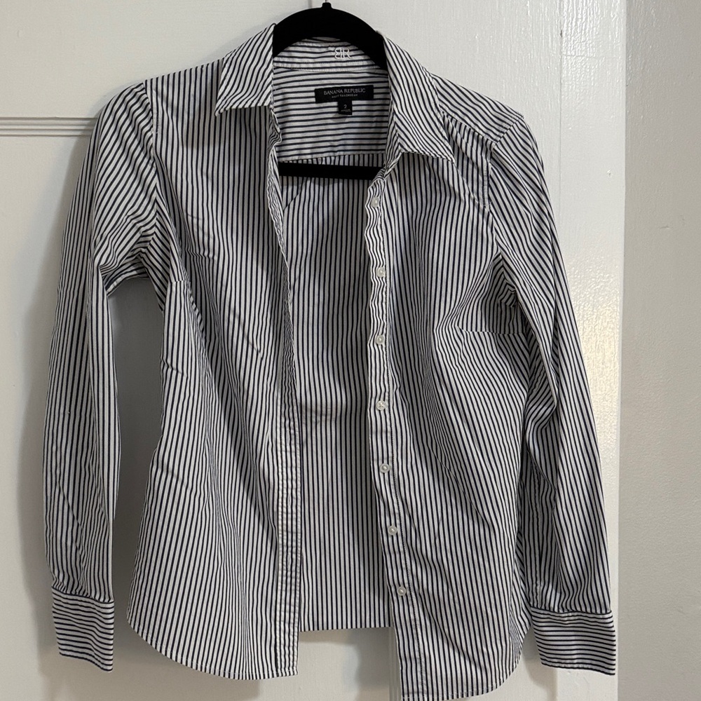 Banana republic tailored fit pinstripe blouse